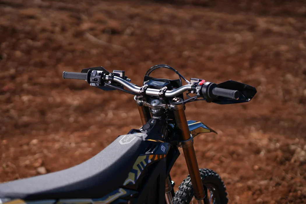 2025 Surron Ultra Bee Electric dirt bike E Moto - Image 26