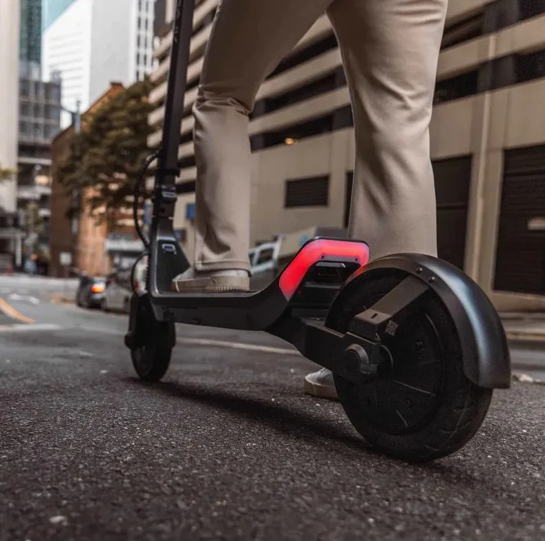 APOLLO GO Electric Scooter 2024 Version 36V 15Ah 500W - Image 4