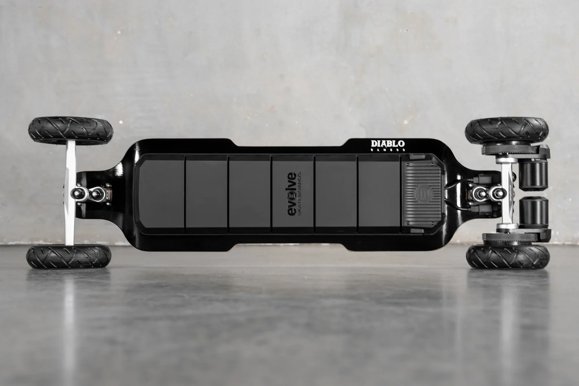 Diablo Bamboo All Terrain Electric skateboard - Image 4