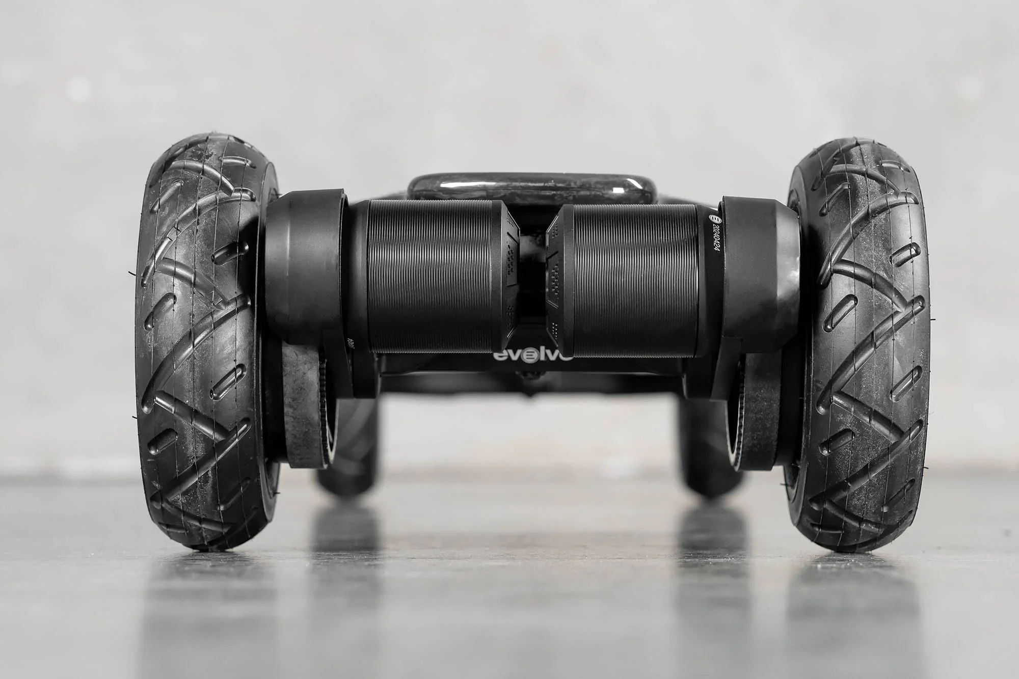 Diablo Carbon All Terrain Electric skateboard new 2025 - Image 3