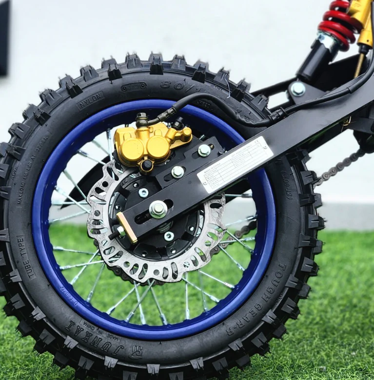 Gas Dirt Bike 200CC – Ideal for Teens (Ages 12–16+) - Image 3