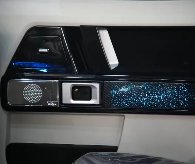 Electric SUV Vehicle AMG Style Ev 3500W Central Locking LHD 4 Wheels for Adults - Image 6