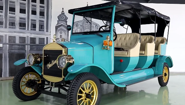 Classic Electric Vintage Car 05,08 seater - Image 4