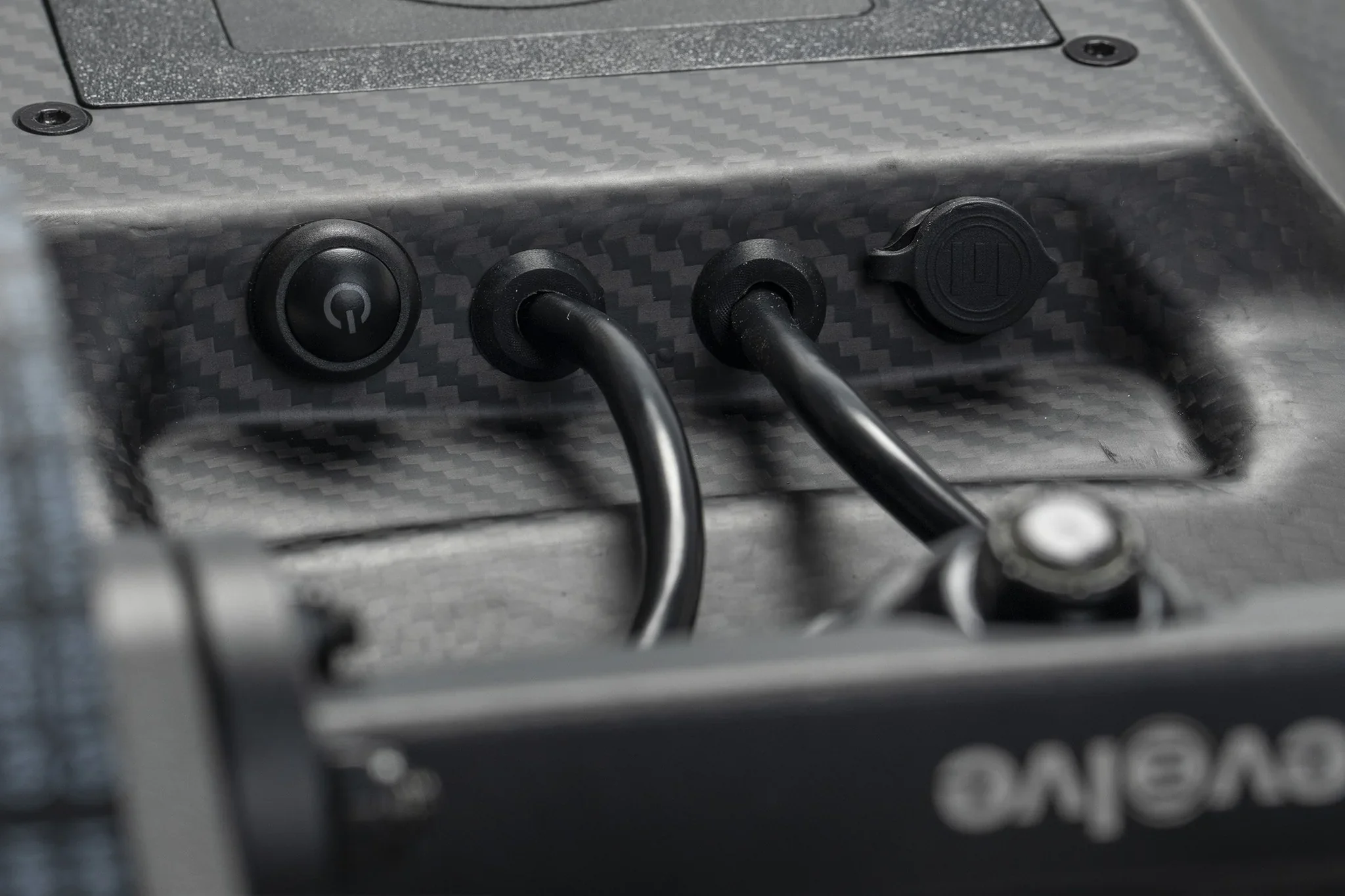 GTR Carbon Street Series 1 Electric Skateboard - Image 8