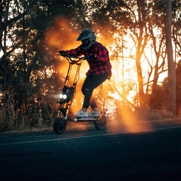 Kaabo Wolf King GT Pro Electric Scooter 72V 35Ah samsung Black - Image 4