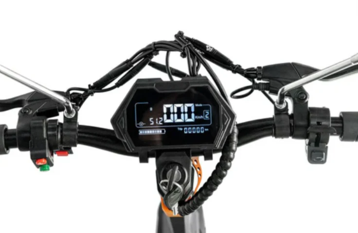 M4 Max E Scooter 48V 20A 2400W With Rear Luggage Box - Image 6