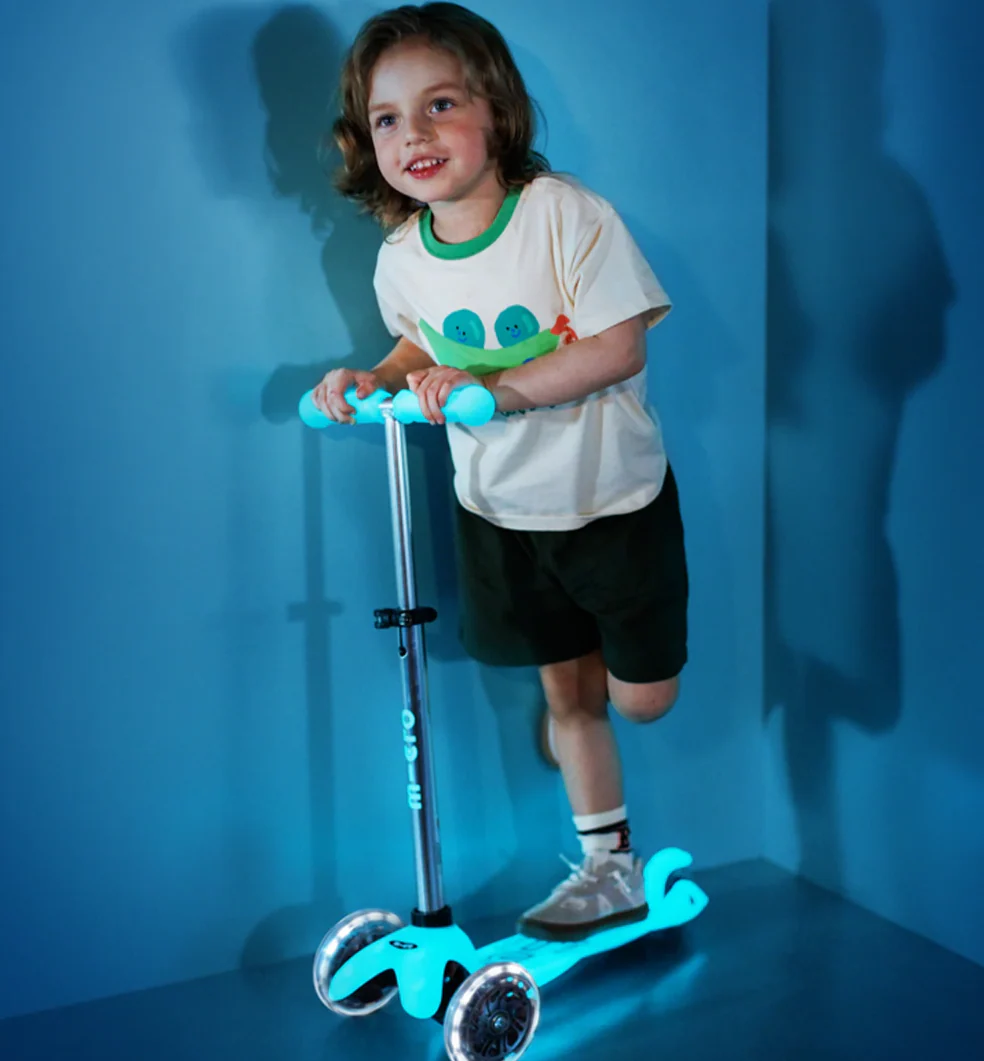 Mini Micro Deluxe Glow LED - Glacier Aqua Age 2-5 Years - Image 3