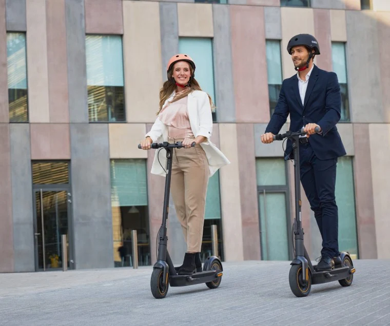 Ninebot KickScooter MAX G30E II Powered by Segway - Image 4