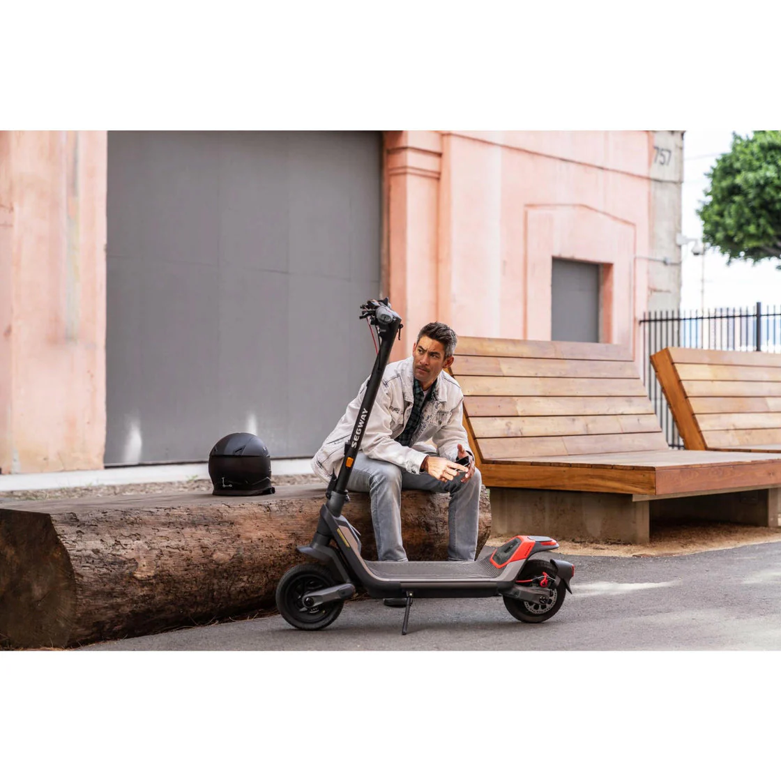 Ninebot P100SE Scooter by Segway - Image 9