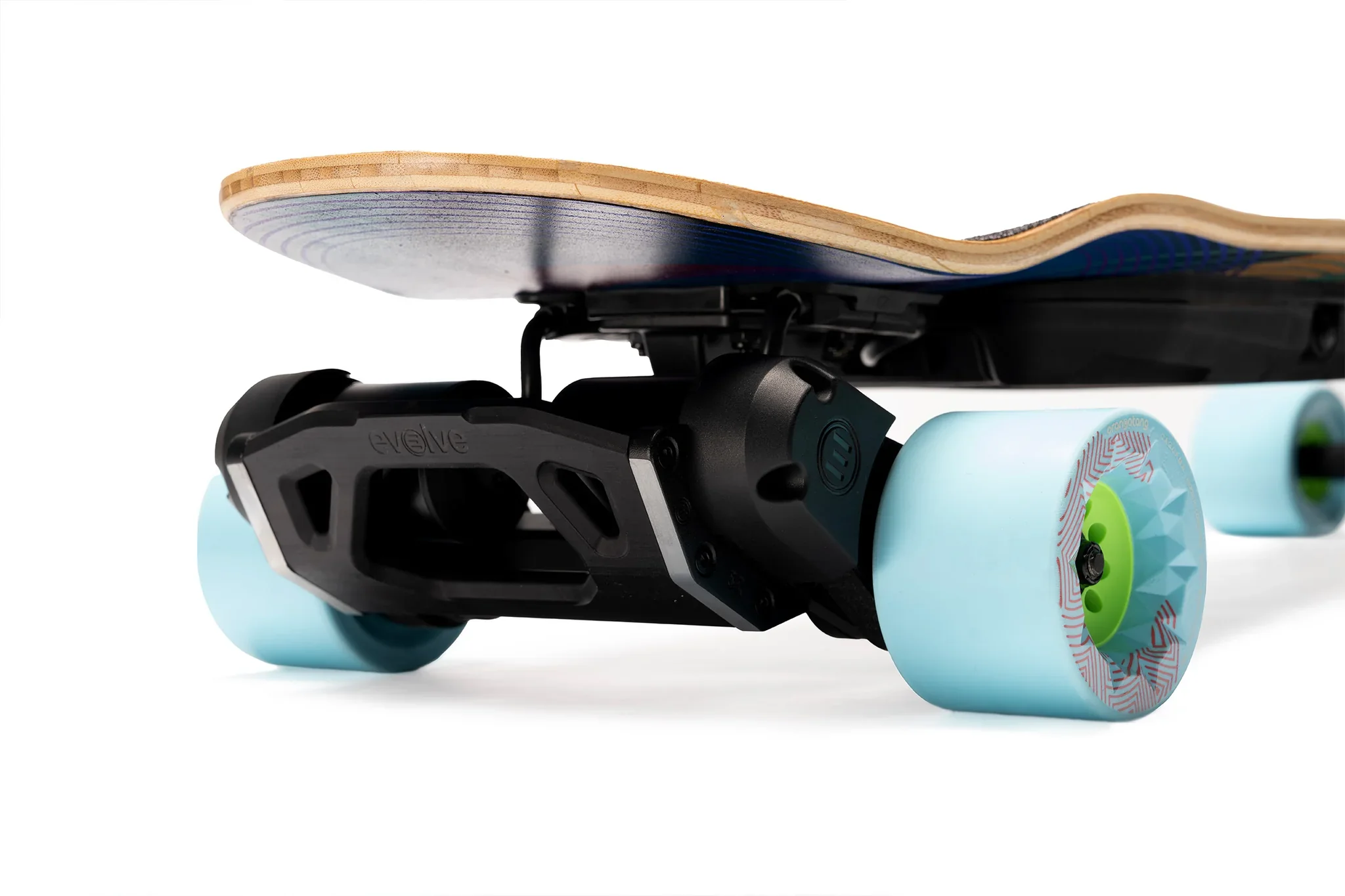 ONIRIQUE x LOADED Electric Skateboard - Image 3