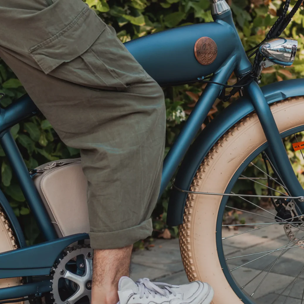 Rayvolt Beachin VINTAGE Electric Bicycle | Luxury city cruze | smart locker - Image 13