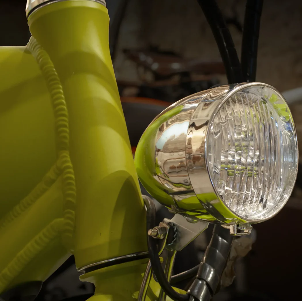 Rayvolt Beachin VINTAGE Electric Bicycle | Luxury city cruze | smart locker - Image 7