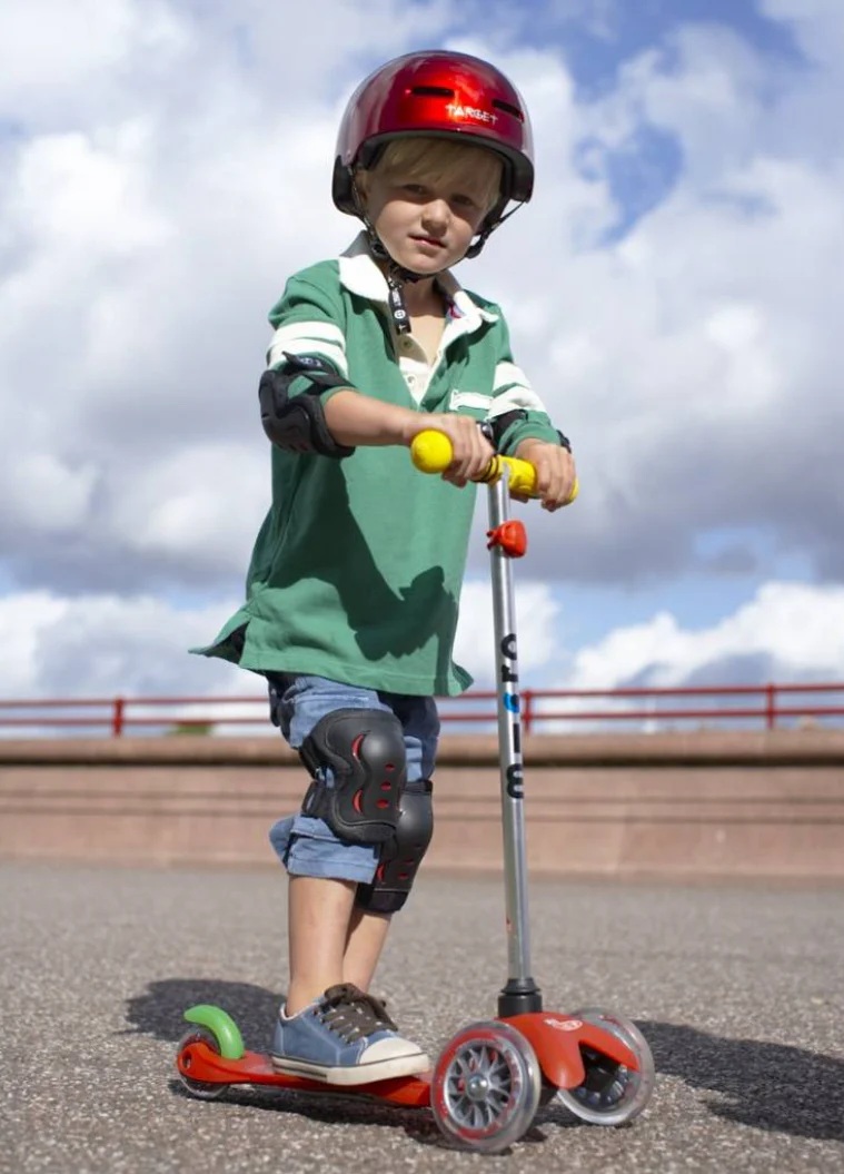 Razor Youth Elbow And Knee Pads With Wrist Guard Age3+ - Image 2
