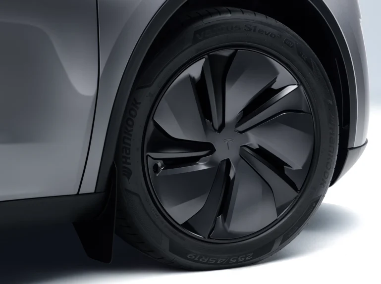 Tesla Model Y RWD (Rear-Wheel Drive) - Image 19