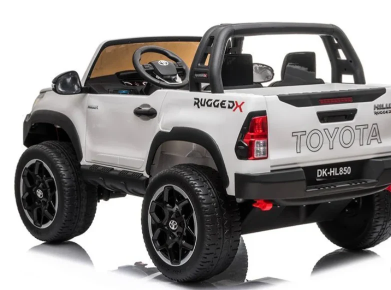 Ride on kids Hilux 4x4 4WD Licensed rechargeable Age 2-8 Years - Image 8