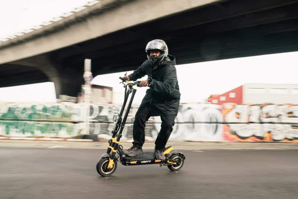 Vsett 11+SUPER Electric Scooter 72V 32Ah LG NFC 2000W Dual Motor Powered - Image 10