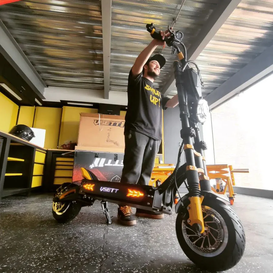 Vsett 11+SUPER Electric Scooter 72V 32Ah LG NFC 2000W Dual Motor Powered - Image 11